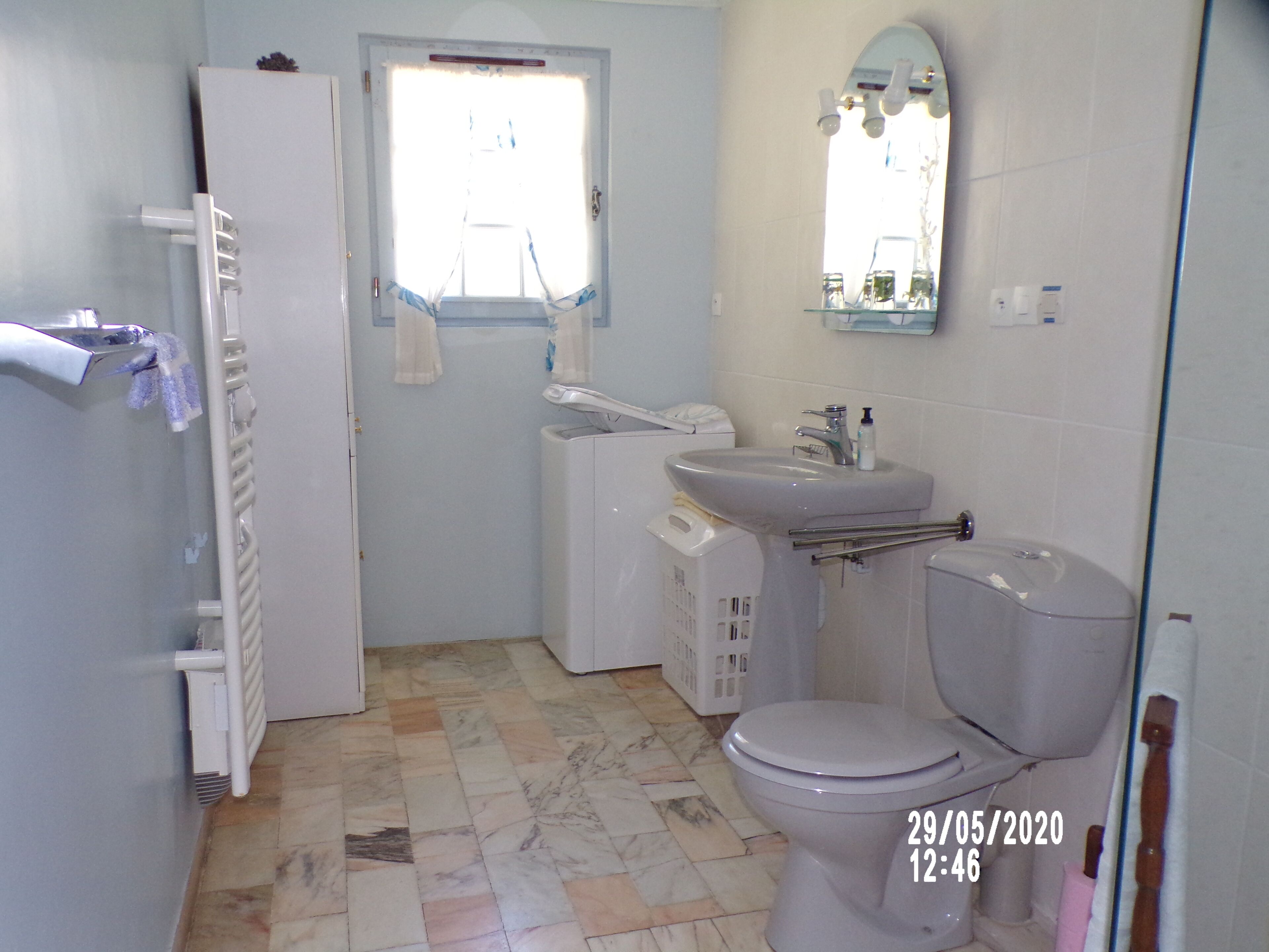 In the Pays de Brou single storey house in the countryside in Unverre 