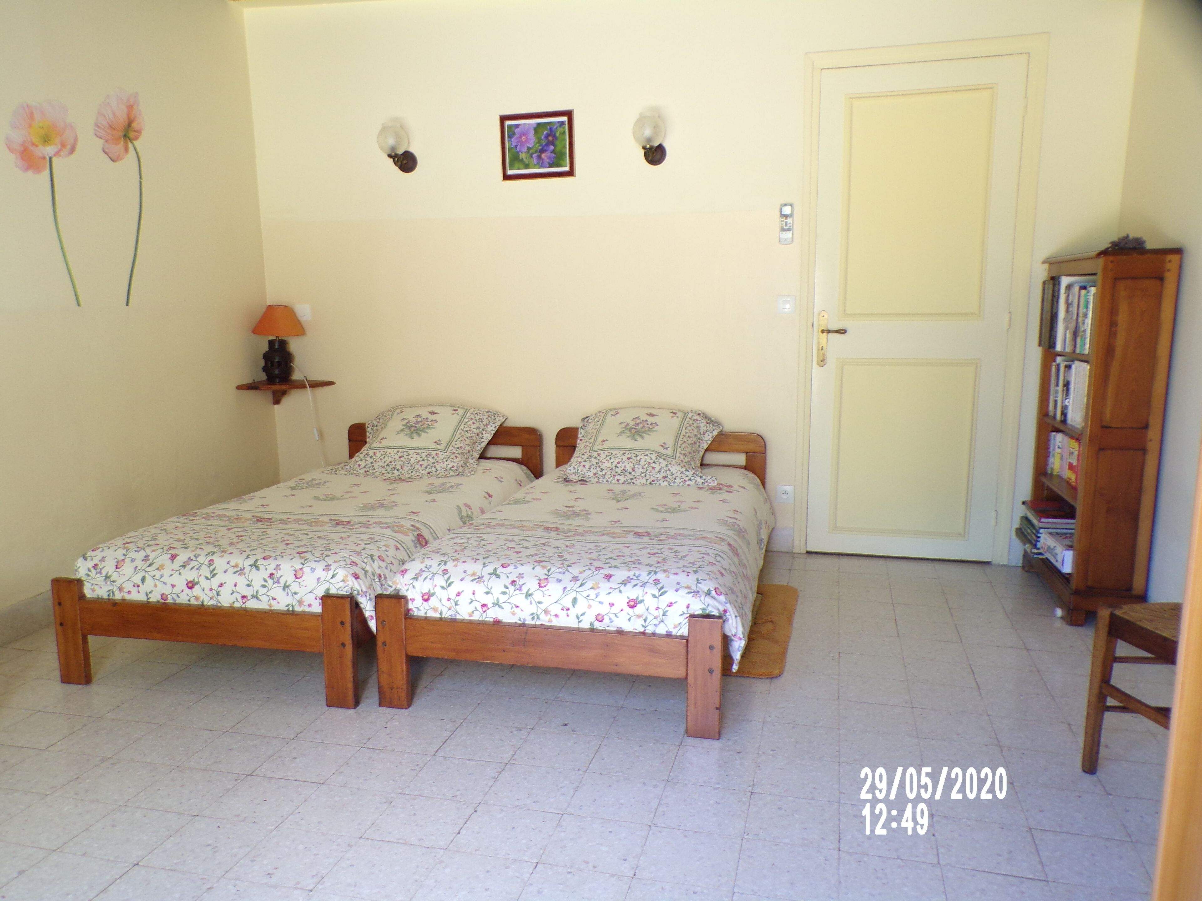 In the Pays de Brou single storey house in the countryside in Unverre 