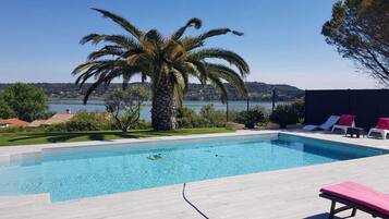 Piscine extérieure, piscine chauffée