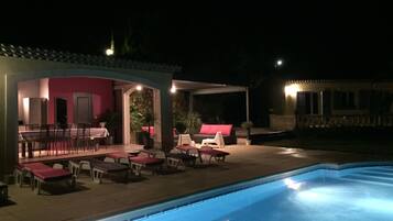 Piscine extérieure, piscine chauffée