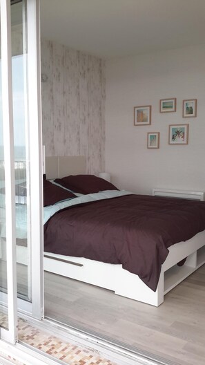 3 bedrooms, iron/ironing board, free WiFi