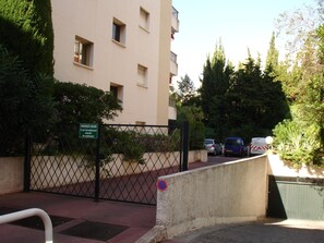 Enceinte de lâhĂ©bergement
