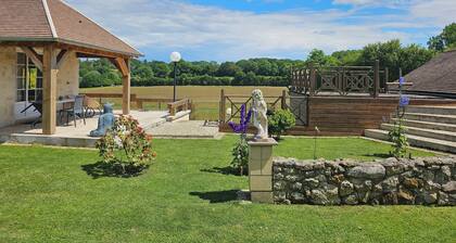 Gite in the heart of the Perche, with garden, 2 terraces and 2 beds, Le Pierra