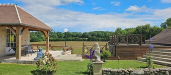 Gite in the heart of the Perche, with garden, 2 terraces and 2 beds, Le Pierra