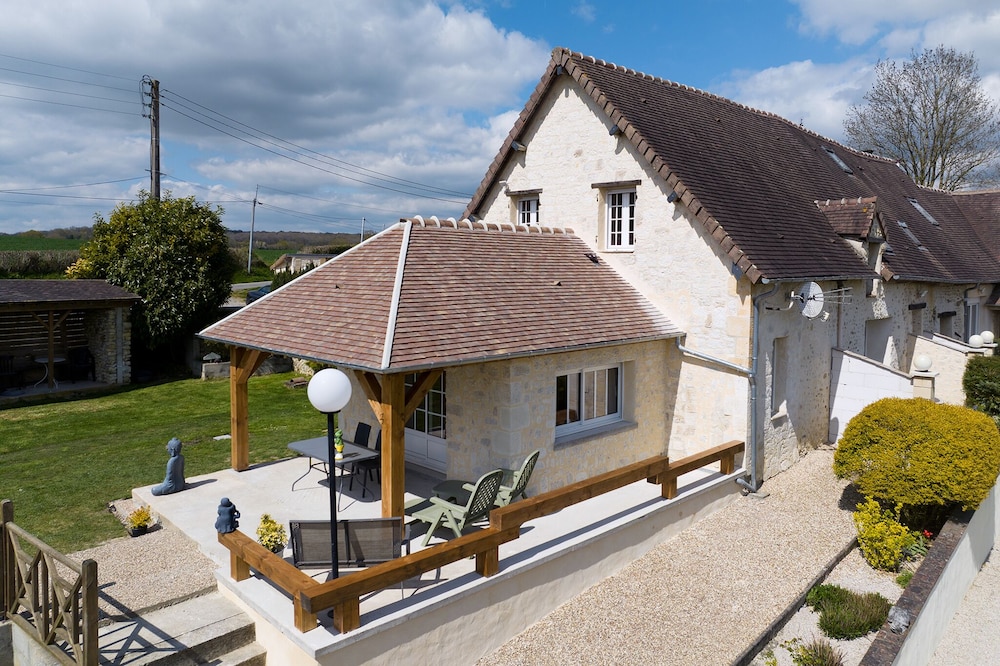Cottage in the Perche, with garden, 2 terraces and 2 beds, Le Pierra
