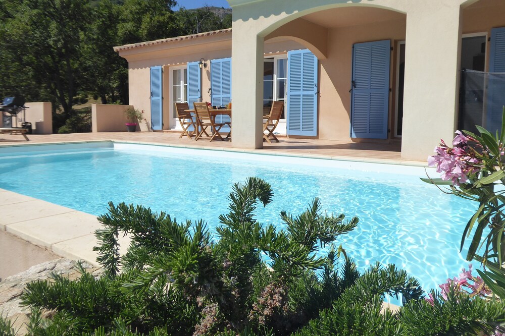 Large Villa (4/6 people) with private pool in Cateri