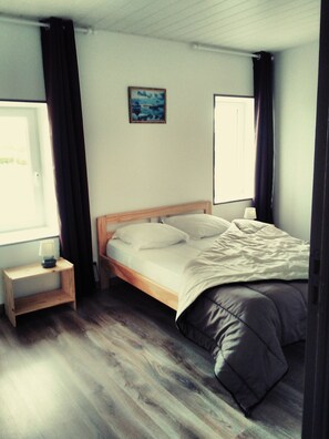 3 bedrooms, iron/ironing board, WiFi