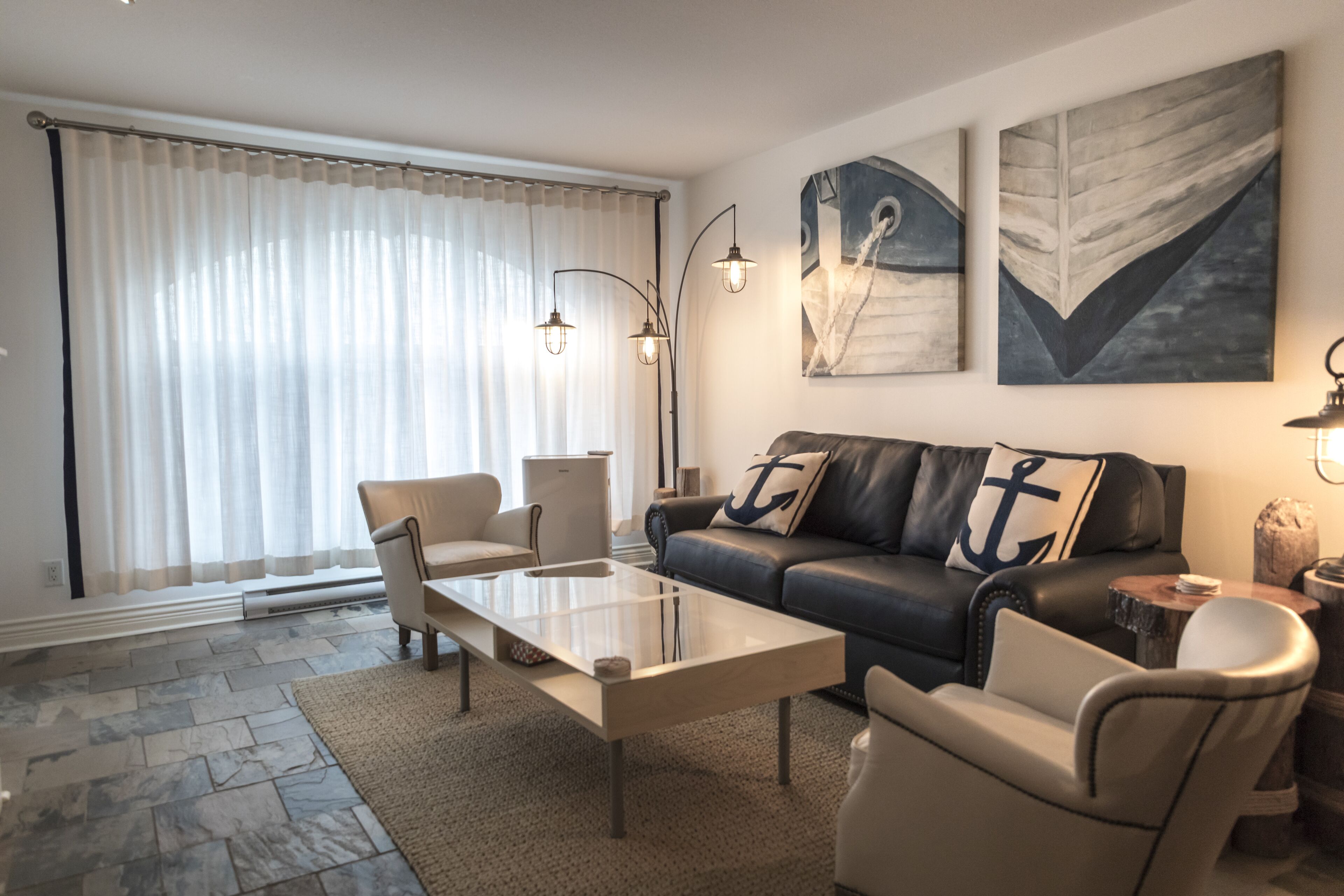 Luxurious beachfront condo in idyllic and  historic Kaslo, BC.