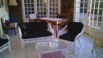 Télévision, cheminée