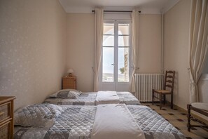 7 bedrooms, iron/ironing board, travel cot, free WiFi