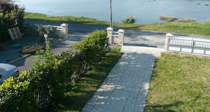 HOUSE FOR 6 PEOPLE IN OLD LONGERE 500M DAMGAN BEACH 56750