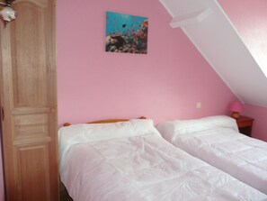 3 bedrooms, iron/ironing board, WiFi