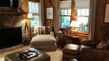 Smart TV, fireplace, DVD player, video library