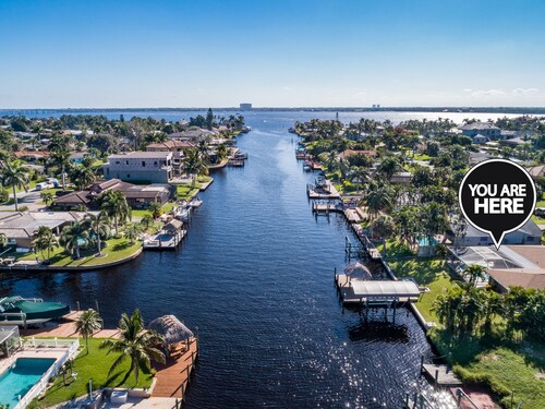 UUSI LUETTELO! Kaunis 4BR Persianlahden pääsy huvila uima-allas, telakka, tiki kota - Yacht Club