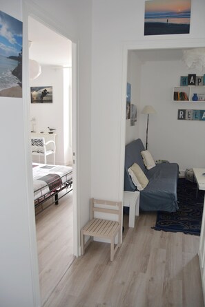 2 bedrooms, iron/ironing board, free WiFi