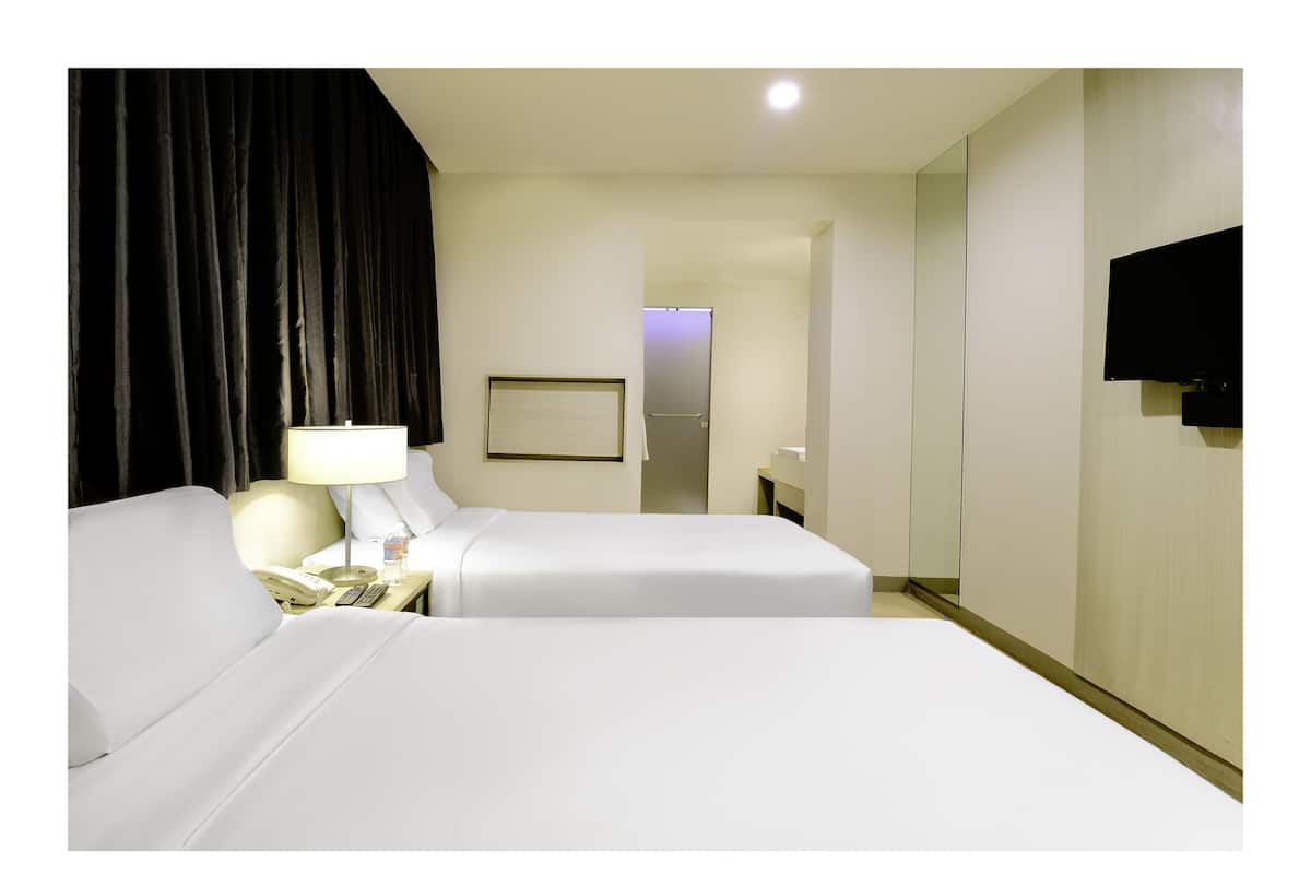 Quarto duplo | Cofres nos quartos, ferros/tábuas de passar roupa, Wi-Fi de cortesia