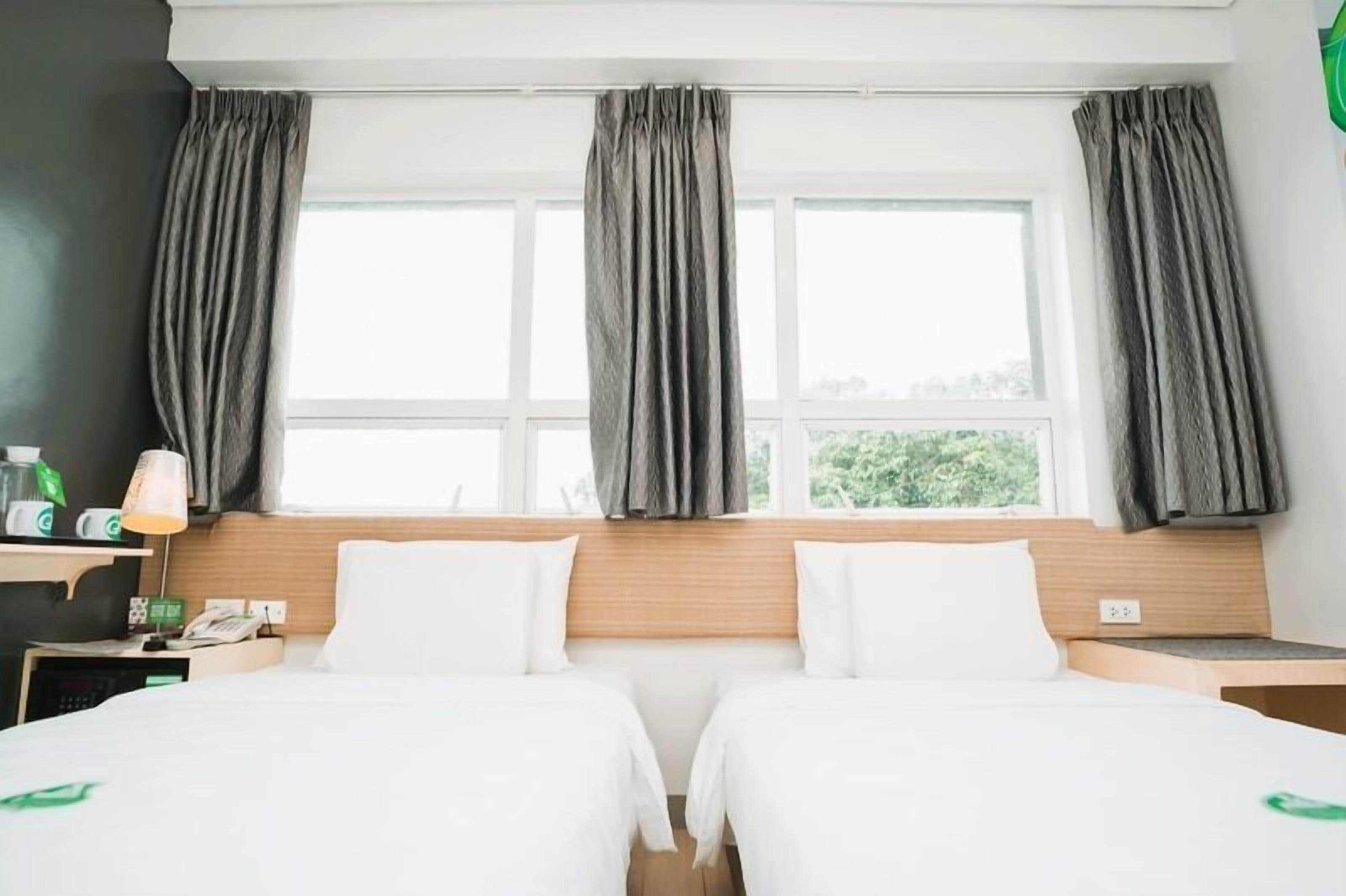In-room safe, iron/ironing board, free WiFi, bed sheets