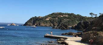 South-facing villa on the seaside, in the private domain of the Cap Bénat