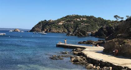 Villa mit Südausrichtung, am Meeresufer, privates Anwesen am Cap Bénat