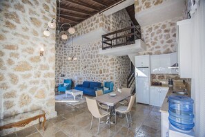 Villa, 3 Bedrooms | In-room dining - Villa Entas 5 (Kas)