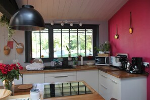 Fridge, microwave, oven, stovetop - Beautiful longère in the heart of the island (La Couarde Sur Mer)