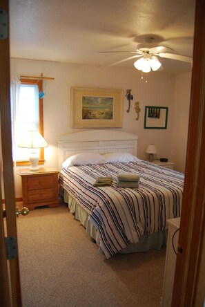 5 habitaciones, tabla de planchar con plancha y cuna de viaje 