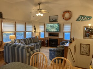 Smart TV, reproductor de DVD, libros y videoteca 