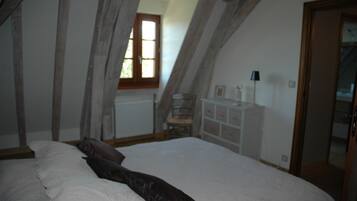 3 slaapkamers, een strijkplank/strijkijzer, wifi