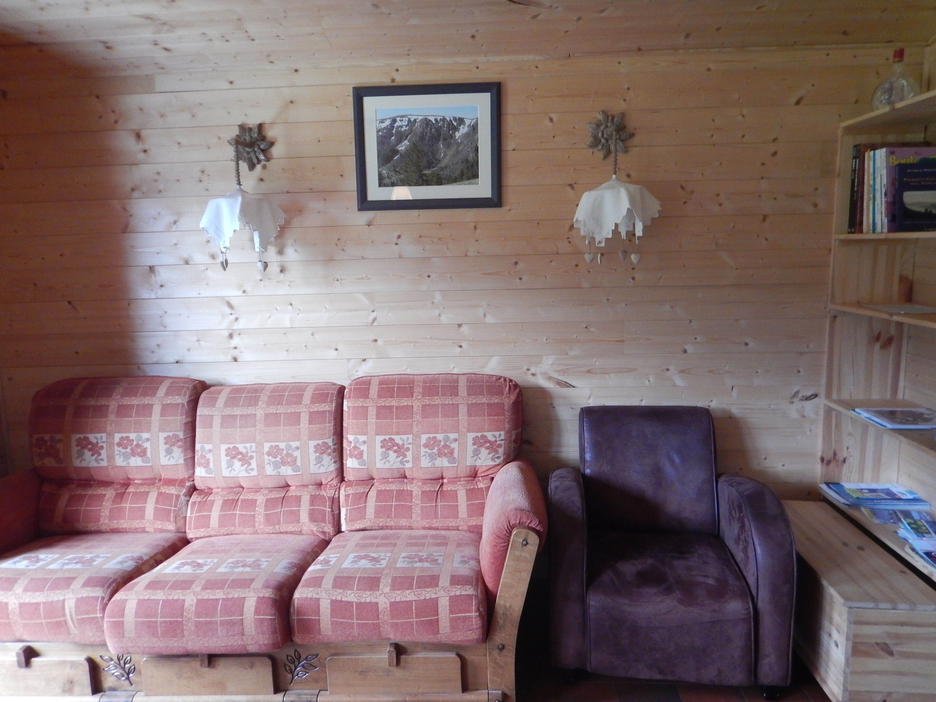 Individual chalet 10 minutes from the ski slopes and 2 minutes from the lake, quiet