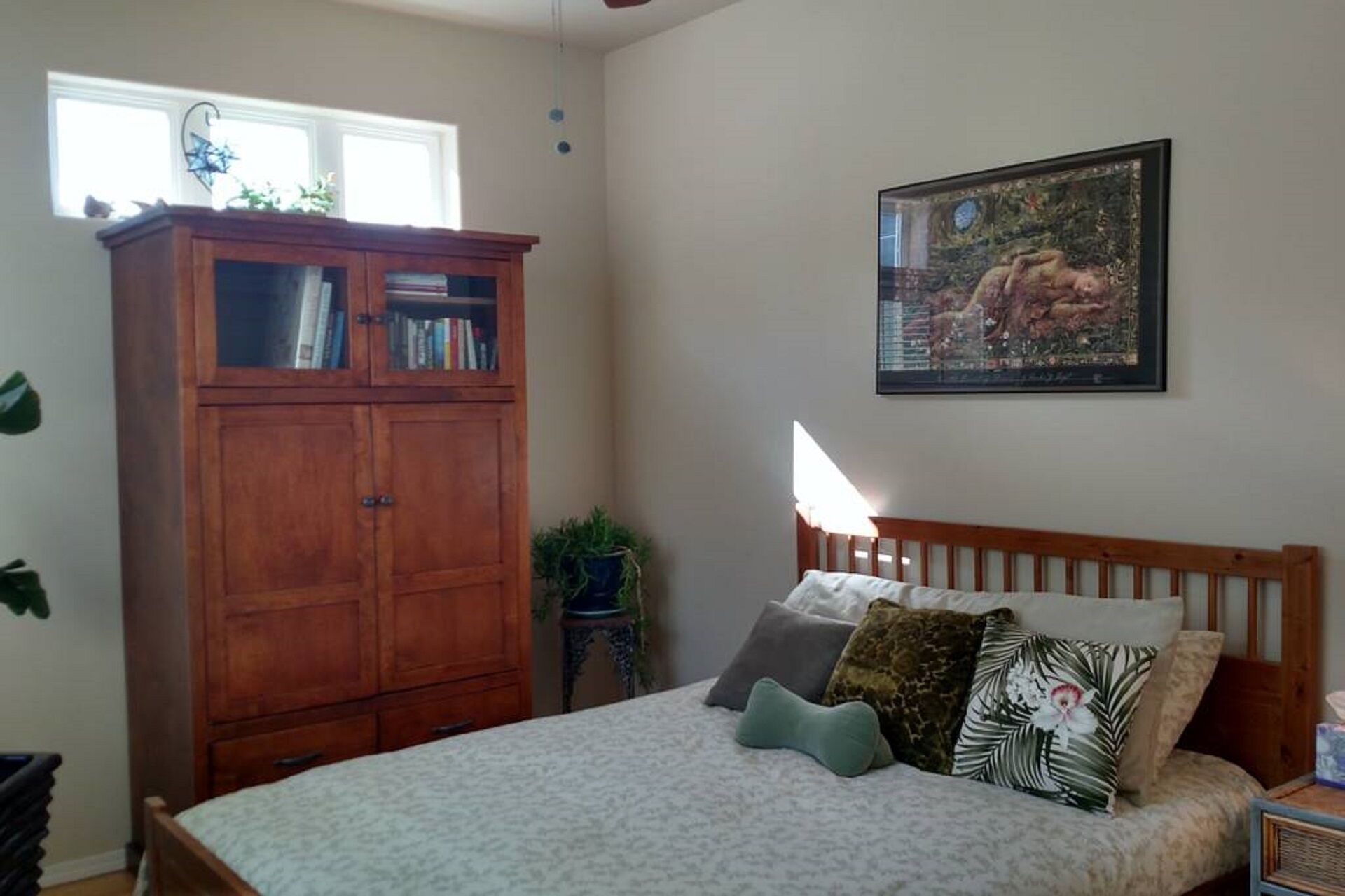 Executive home in the incredible Columbia Gorge Basin on the Columbia River