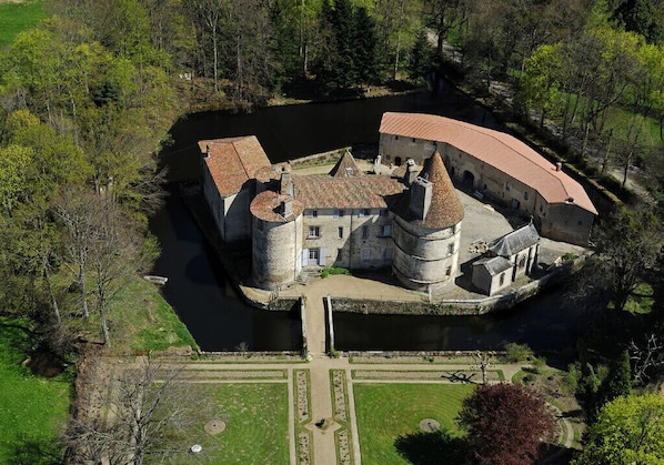 Exterior - GITE IN AUVERGNE (PUY de DOME) (Lieu-dit Les Villes, Ceilloux)
