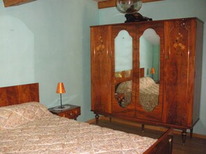 1 Schlafzimmer, Bügeleisen/Bügelbrett