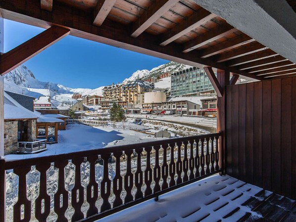 Property grounds - Charming 4-person apartment, 2 bedrooms facing La Mongie slopes (La Mongie)