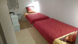 3 bedrooms, travel crib, free WiFi