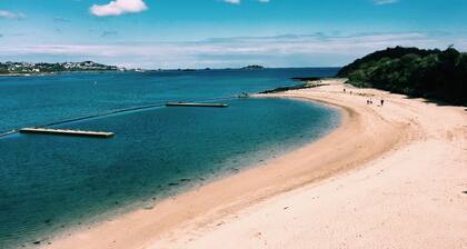 Waterfront small weddings, family reunions and corporate seminars