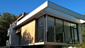 Exterior - Contemporary air-conditioned villa in large Mediterranean-type landscape garden (Assas)