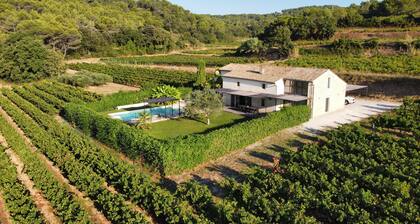 La Romance, isolé, piscine privée clÎturée, ArdÚche, Provence, PMR