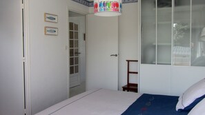 1 bedroom, iron/ironing board, Internet, bed sheets