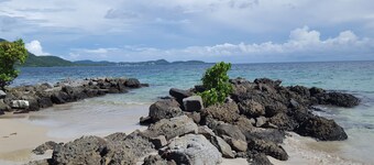 VILLA 2ch air conditioning, garden, swimming pool near the sea ( 4 pers), Wifi