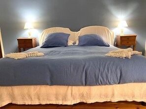 6 bedrooms, iron/ironing board, free WiFi, bed sheets