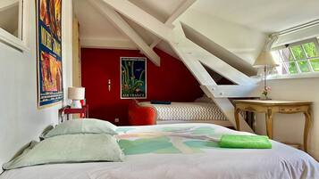 6 sovevĂŠrelser, skrivebord, strygejern/strygebrĂŠt, weekendseng