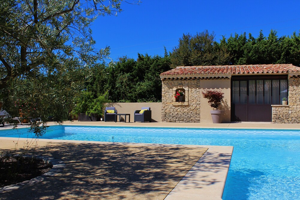 STANDING GITE WITH PRIVATE SPA / LUBERON