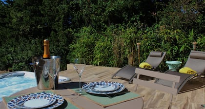 GITE DE STANDING AVEC SPA PRIVATIF PROCHE GORDES LOURMARIN AU COEUR DU LUBERON