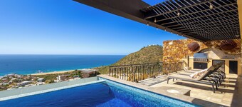 6 BR Villa w Pacific Ocean views in Pedregal w Infinity Pool and Gym