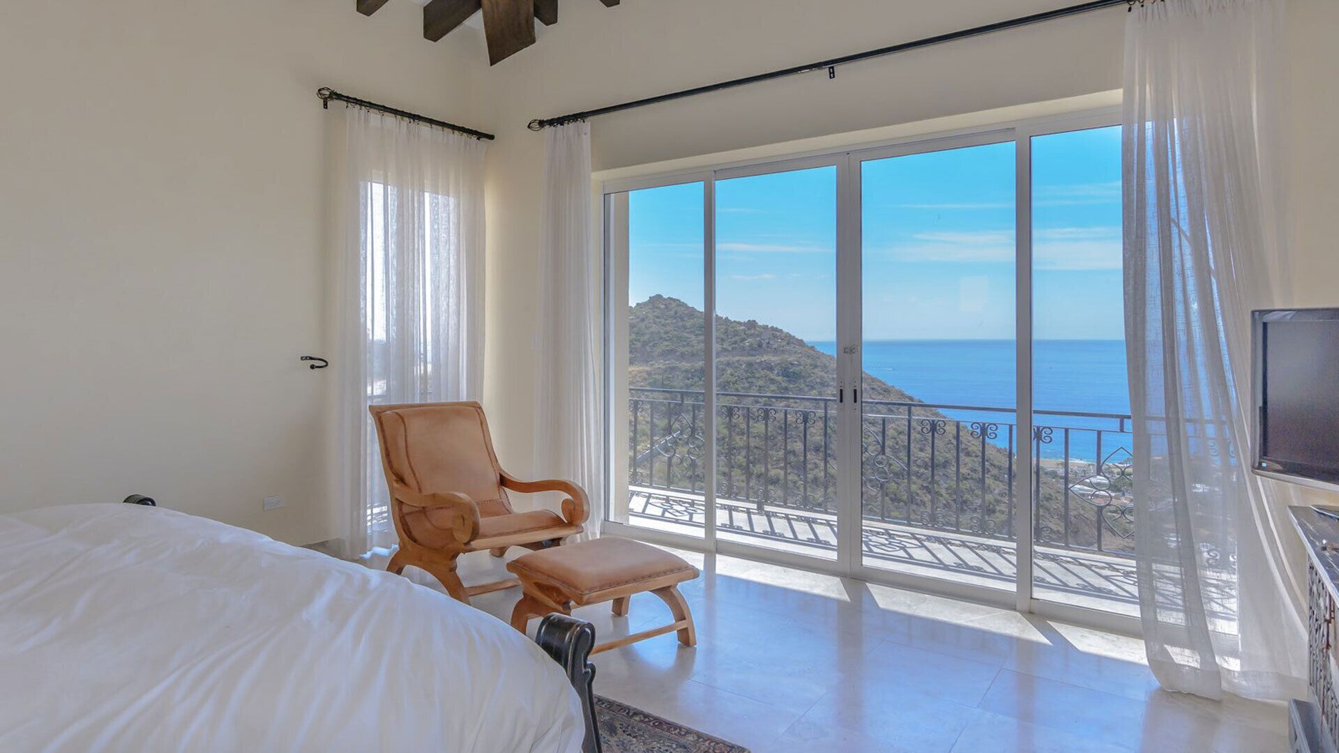 6 br Pacific view home close to beach and Cabo Marina.