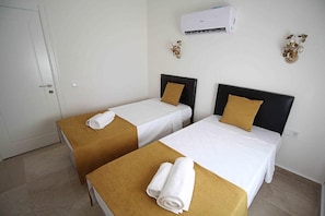 Villa, 4 Schlafzimmer, eigener Pool | 4 Schlafzimmer, Bettwäsche