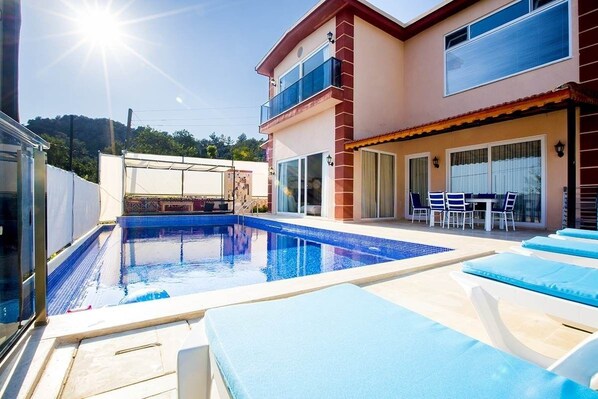 บริเวณภายนอก