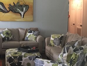 TV, fireplace, video games, ping pong - Cozy Home on Lake Sam Rayburn!  Top Rated in the area! (Brookeland)