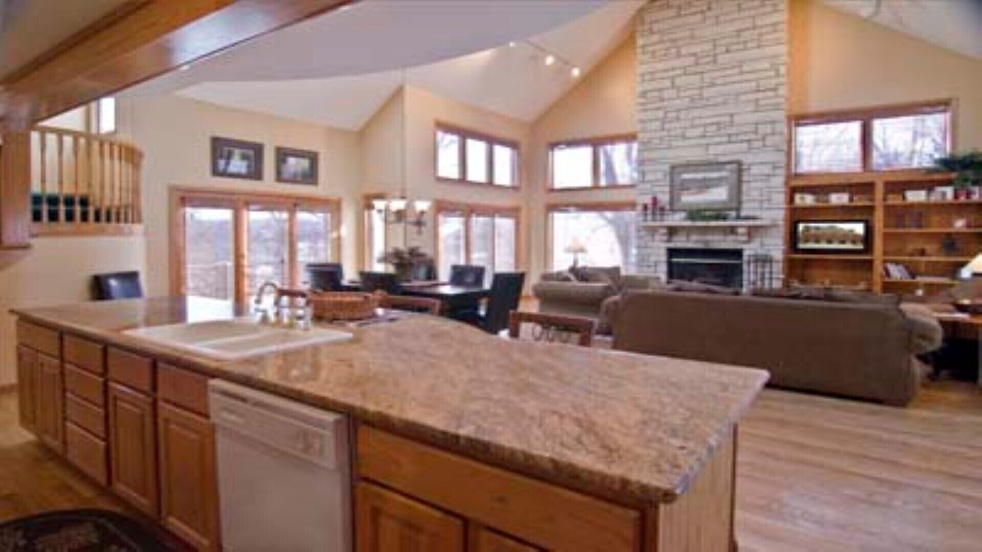 Lakeside is a spacious, flowing home located on the north shores of Lake Galena