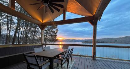Deerfield Lakefront Home. Most expansive unobstructed view on all of Norris Lake